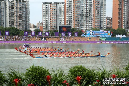 中华龙舟大赛成都简阳站打响 数万观众见证百米冠军诞生