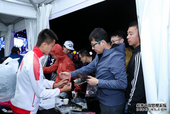 2019BMW越山向海人车接力中国赛鸣枪起跑