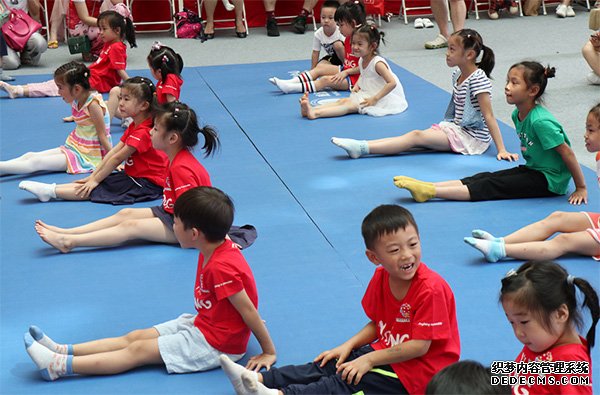 2019快乐体操夏令营正式开营乐冠军公益项目同时启动