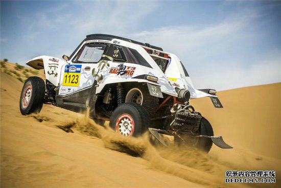 丝绸之路拉力赛第九赛段 开山·T3勇之队挑战巴丹吉林