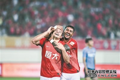 广州恒大4比1逆转大连一方暴力鸟“戴帽”恒大9连胜