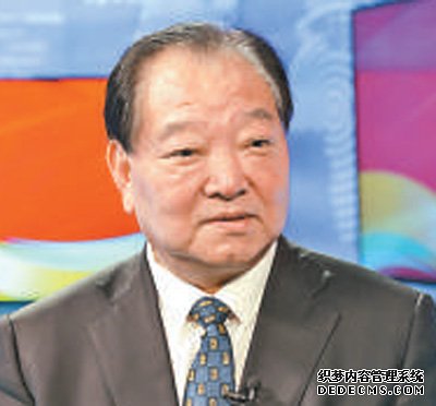 准星里，满是拼搏和钻研（70年，共同走过·对话两代体育人）